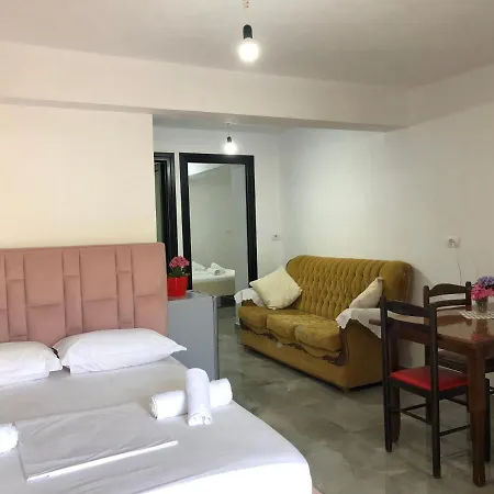 Vila Laura Pasha * Ksamil