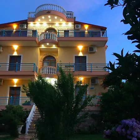 Vila Laura Pasha * Ksamil