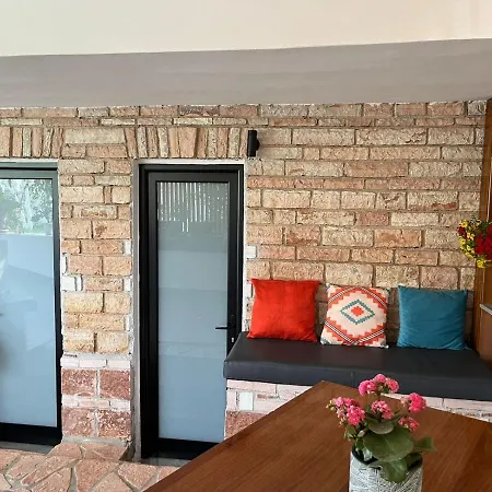 Vila Laura Pasha * Ksamil