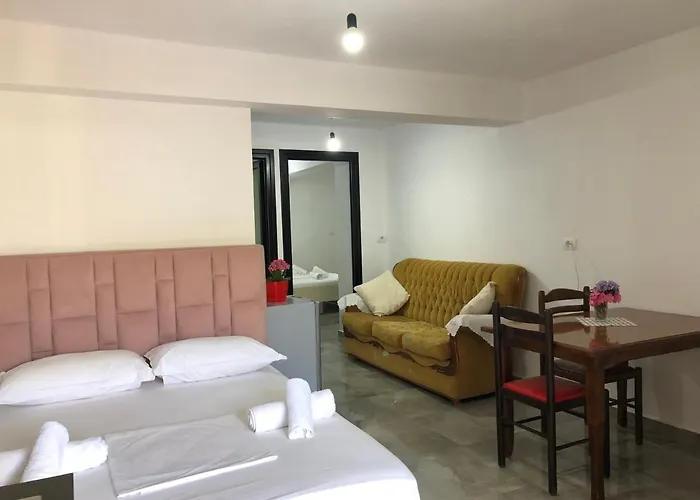 Vila Laura Pasha * Ksamil